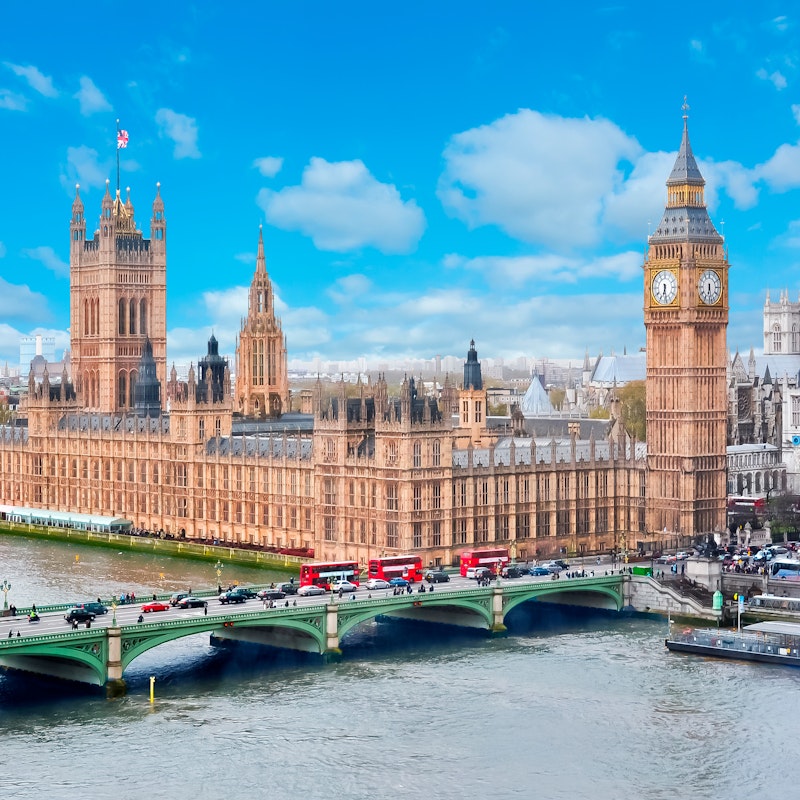 コッツウォルズ1日観光つき！おまかせホテルでお財布に優しいロンドン旅